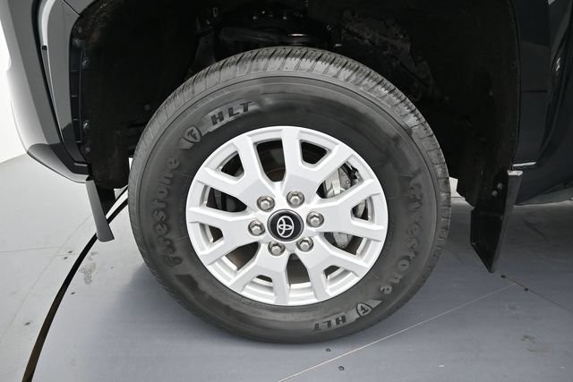 Used 2024 Toyota Tacoma SR5 AWD/4WD image 10
