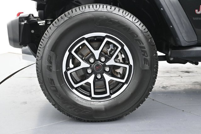 Used 2025 Jeep Wrangler Unlimited Rubicon AWD/4WD image 9