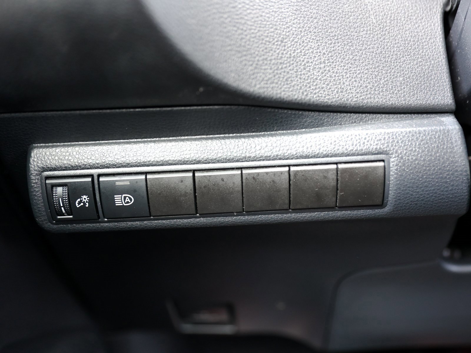 Used 2020 Toyota Corolla SE image 30