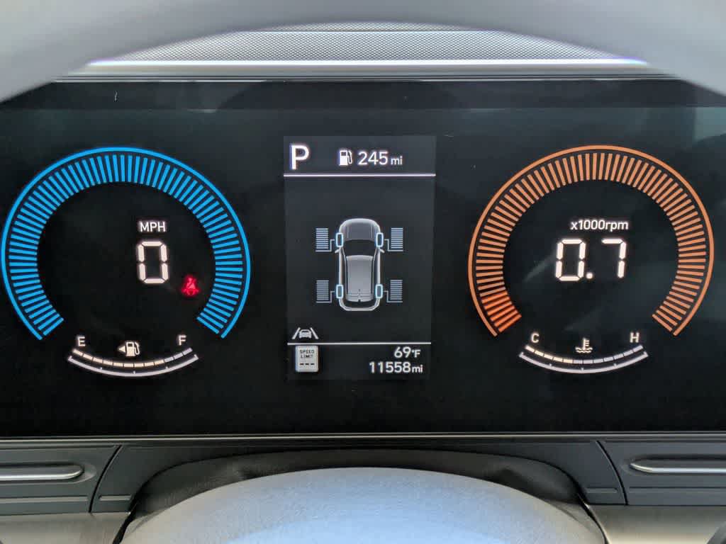 Used 2025 Hyundai Kona SE AWD/4WD image 32