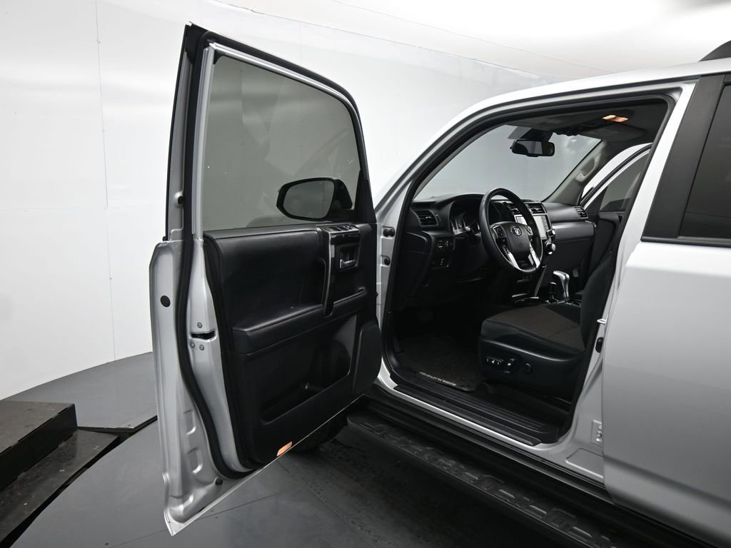 Used 2021 Toyota 4Runner TRD Off-Road image 34