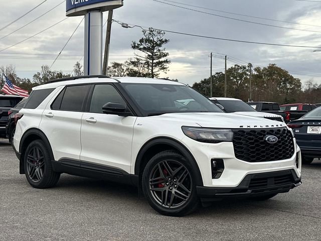 Certified 2025 Ford Explorer ST-Line w/ Premium Package image 7