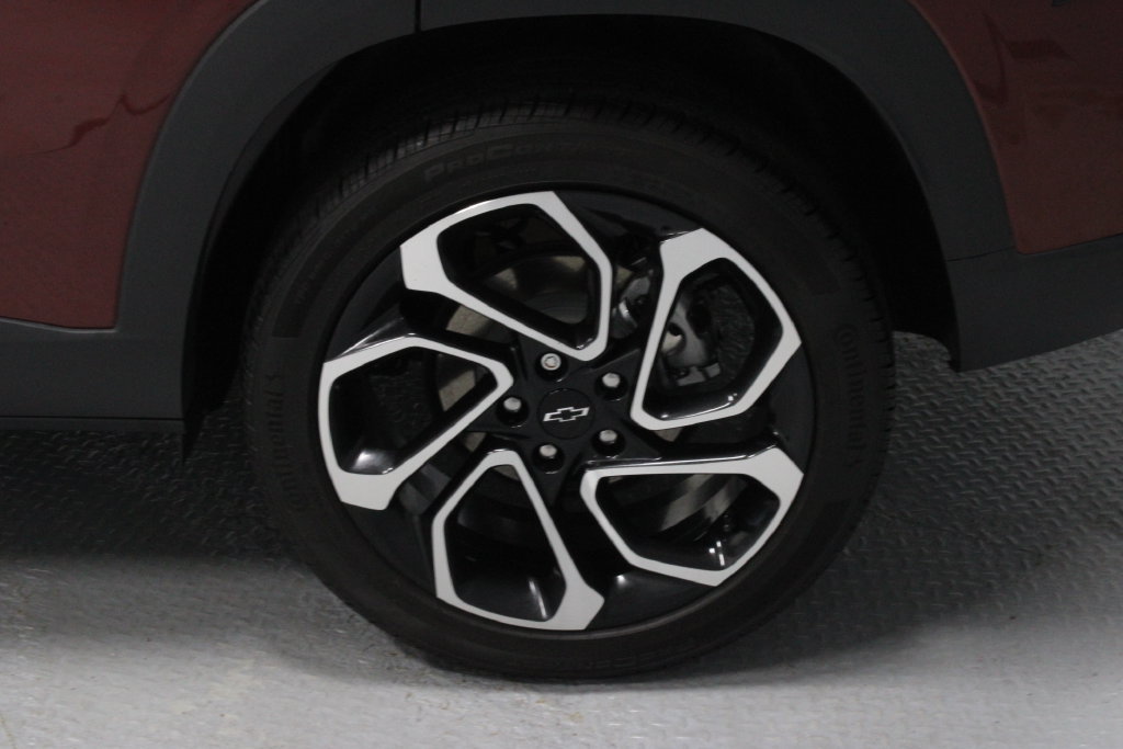 Used 2025 Chevrolet Trax RS w/ Driver Confidence Package FWD image 15