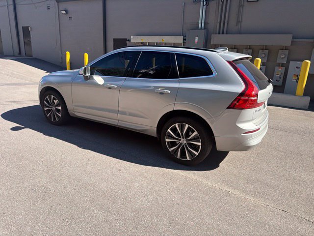Used 2022 Volvo XC60 B5 Momentum w/ Protection Package Premier FWD image 5