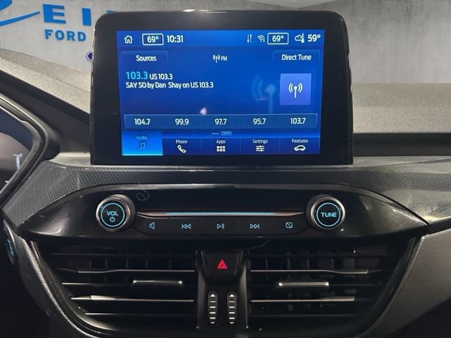 Certified 2025 Ford Escape ST-Line Select AWD/4WD image 3