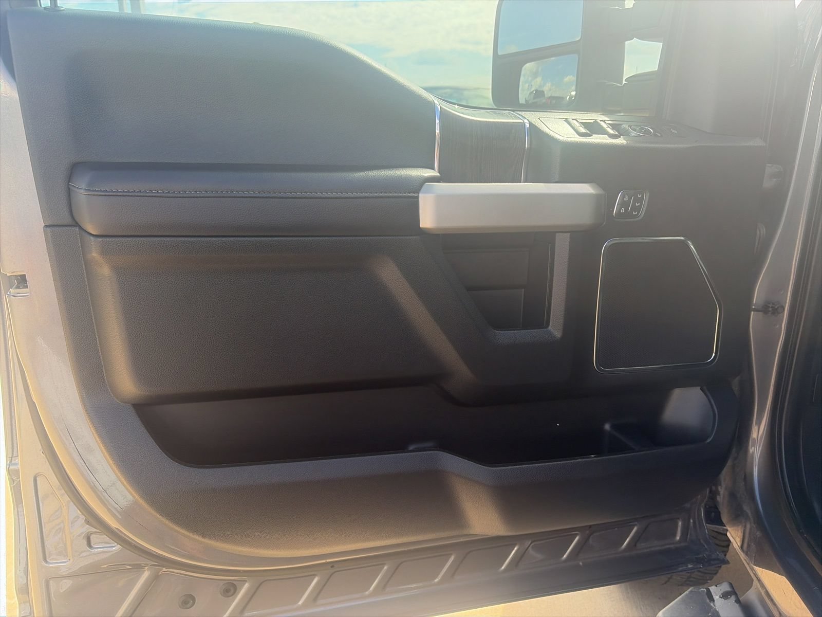Certified 2021 Ford F250 Lariat w/ Lariat Value Package AWD/4WD image 13