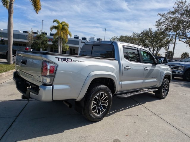 Used 2022 Toyota Tacoma TRD Sport image 4