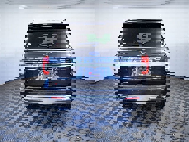 Certified 2022 Ford Expedition XLT image 3