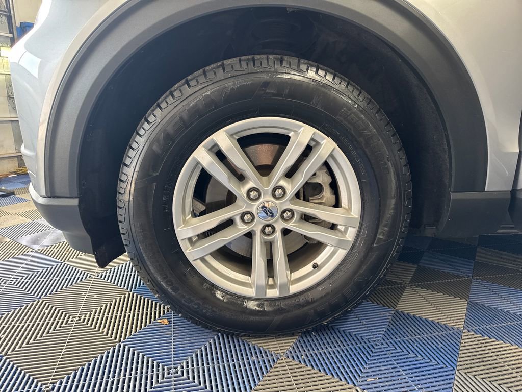 Certified 2021 Ford Explorer XLT w/ Equipment Group 202A AWD/4WD image 28