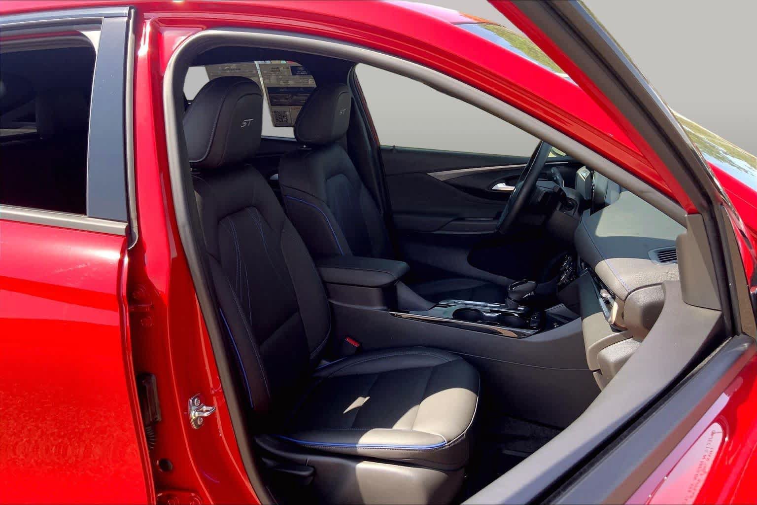 Used 2026 Buick Envista Sport Touring w/ Convenience I Package FWD image 9