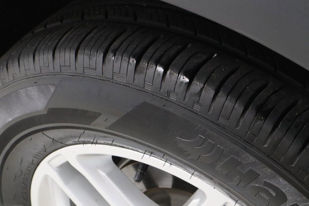 Certified 2025 Ford Explorer Active image 20