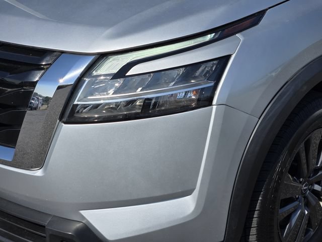 Used 2022 Nissan Pathfinder SV AWD/4WD image 8