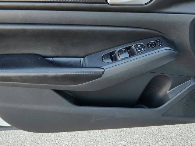 Used 2025 Nissan Altima 2.5 SV FWD image 16