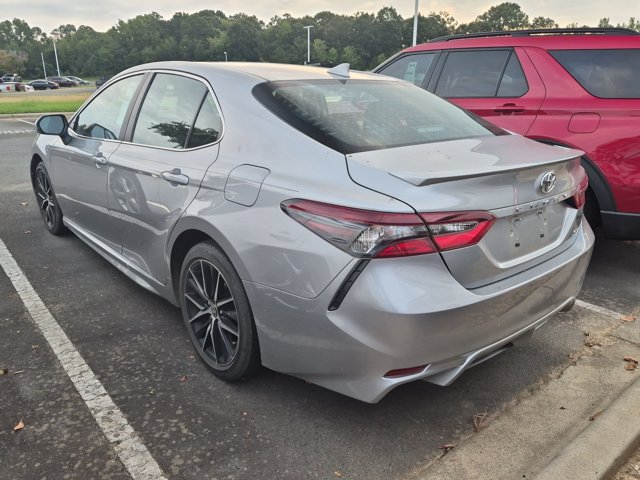 Used 2024 Toyota Camry SE FWD image 5
