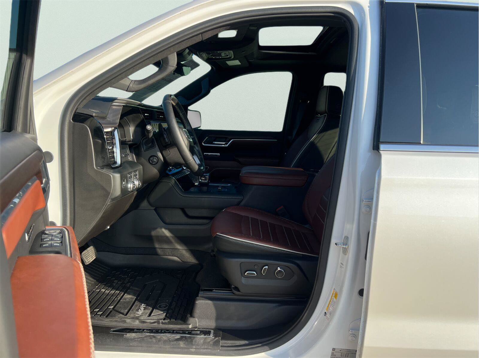 Used 2024 GMC Sierra 1500 Denali Ultimate AWD/4WD image 12