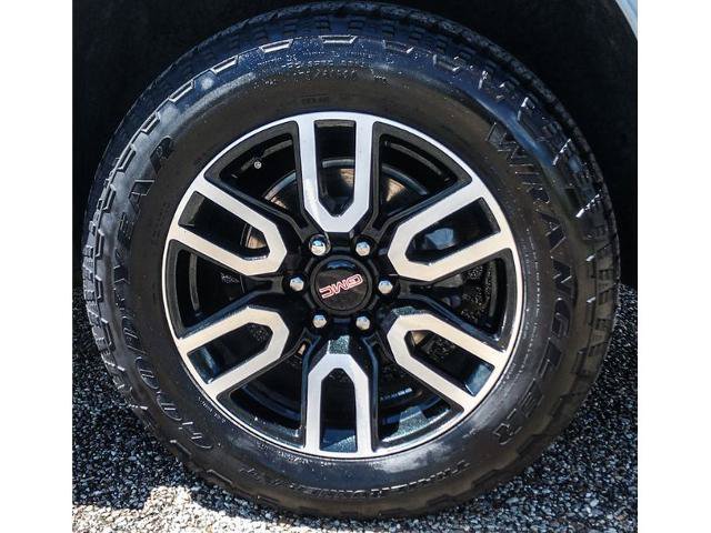 Used 2023 GMC Yukon XL AT4 w/ AT4 Premium Plus Package AWD/4WD image 7