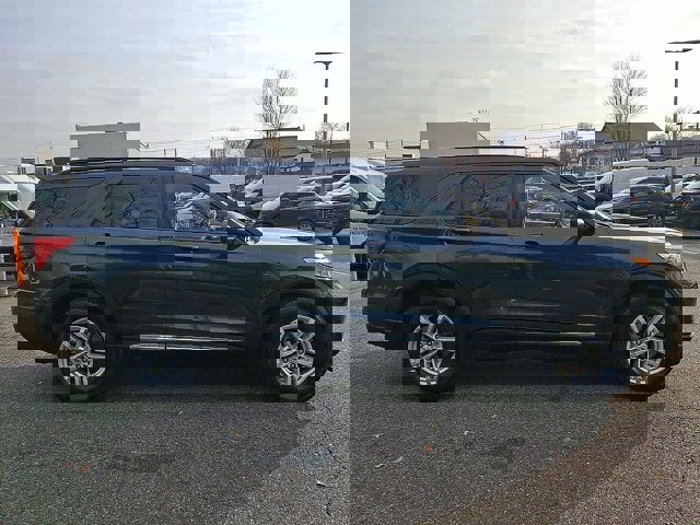 Certified 2022 Ford Explorer XLT w/ Equipment Group 202A image 2