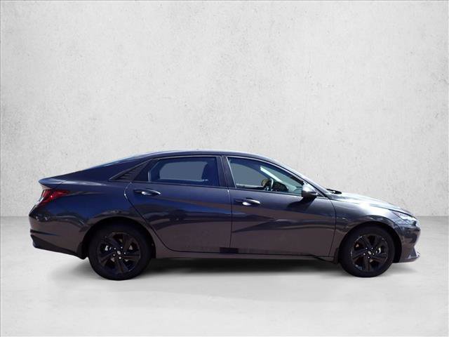 Used 2022 Hyundai Elantra SEL w/ Convenience Package FWD image 5