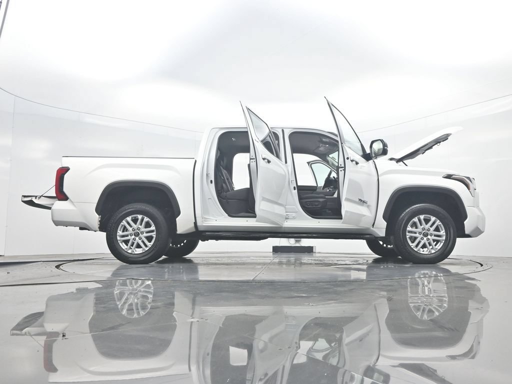Used 2024 Toyota Tundra SR5 w/ SR5 Premium Package AWD/4WD image 44