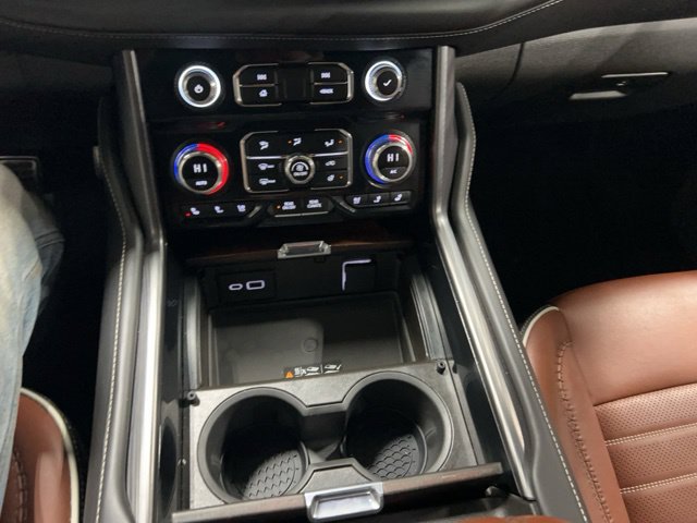 Used 2024 GMC Yukon Denali Ultimate AWD/4WD image 32