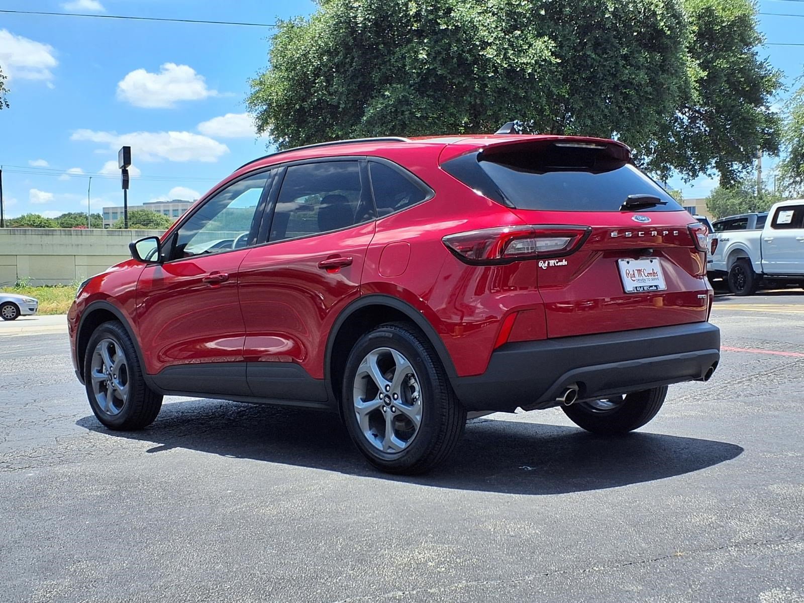Certified 2025 Ford Escape ST-Line AWD/4WD image 8