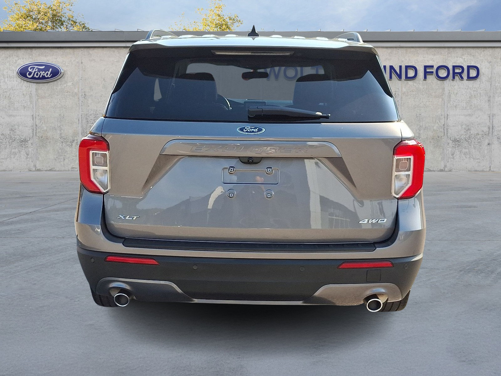 Certified 2022 Ford Explorer XLT w/ Equipment Group 202A AWD/4WD image 5