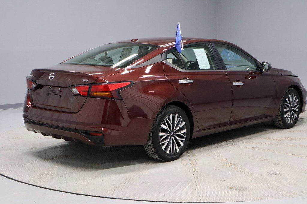Used 2024 Nissan Altima 2.5 SV image 5