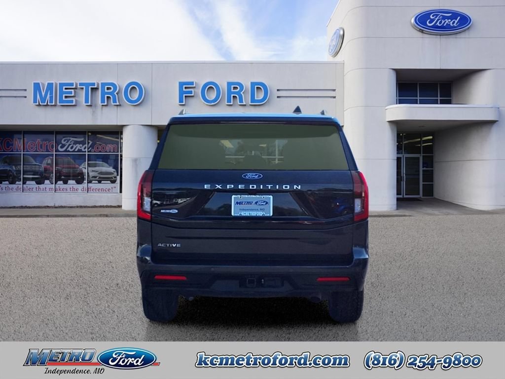 Certified 2025 Ford Expedition Active AWD/4WD image 4