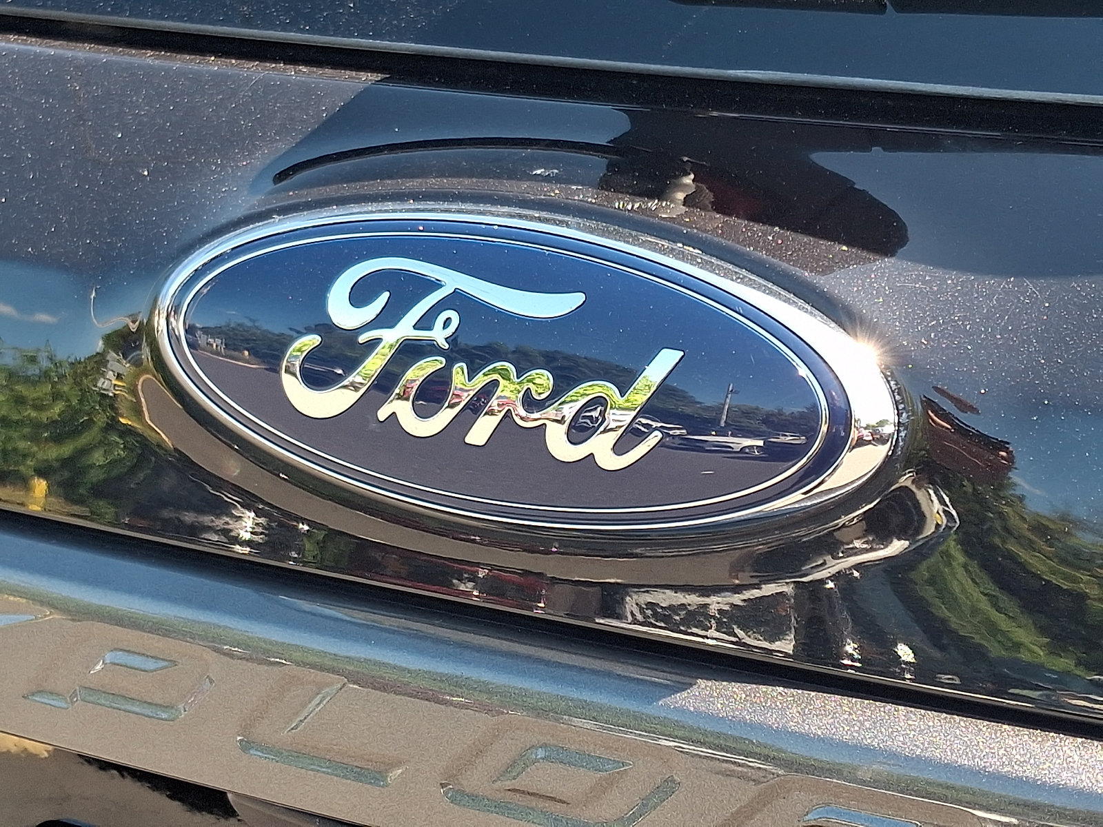 Certified 2019 Ford Explorer XLT w/ Equipment Group 202A AWD/4WD image 31