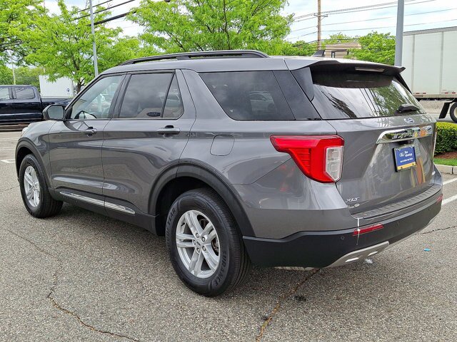 Certified 2022 Ford Explorer XLT w/ Equipment Group 202A AWD/4WD image 14