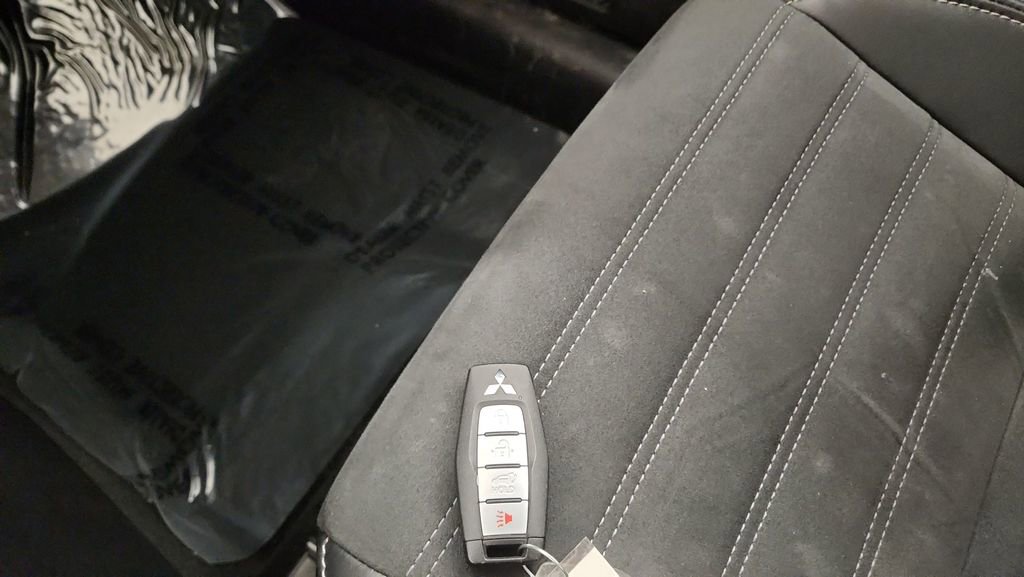 Used 2024 Mitsubishi Outlander SE AWD/4WD image 19