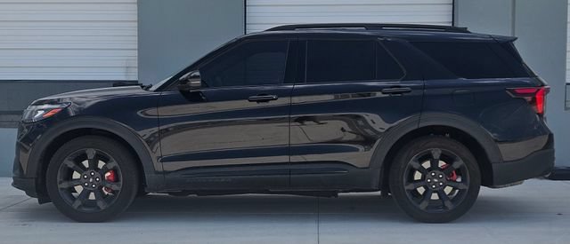 Certified 2025 Ford Explorer ST AWD/4WD image 2