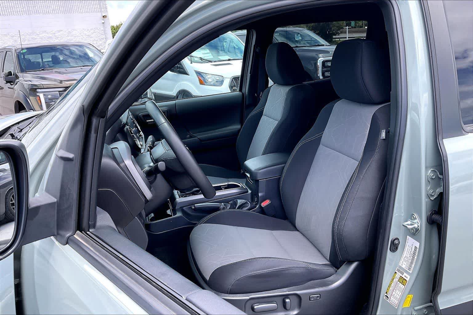 Used 2023 Toyota Tacoma TRD Sport AWD/4WD image 11