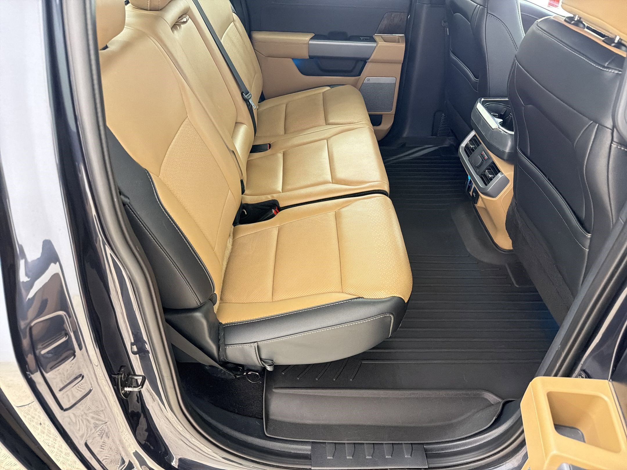 Certified 2021 Ford F150 Lariat w/ Equipment Group 502A High image 28