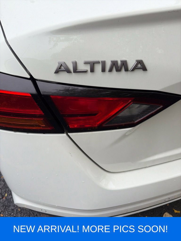 Used 2025 Nissan Altima 2.5 SV FWD image 10