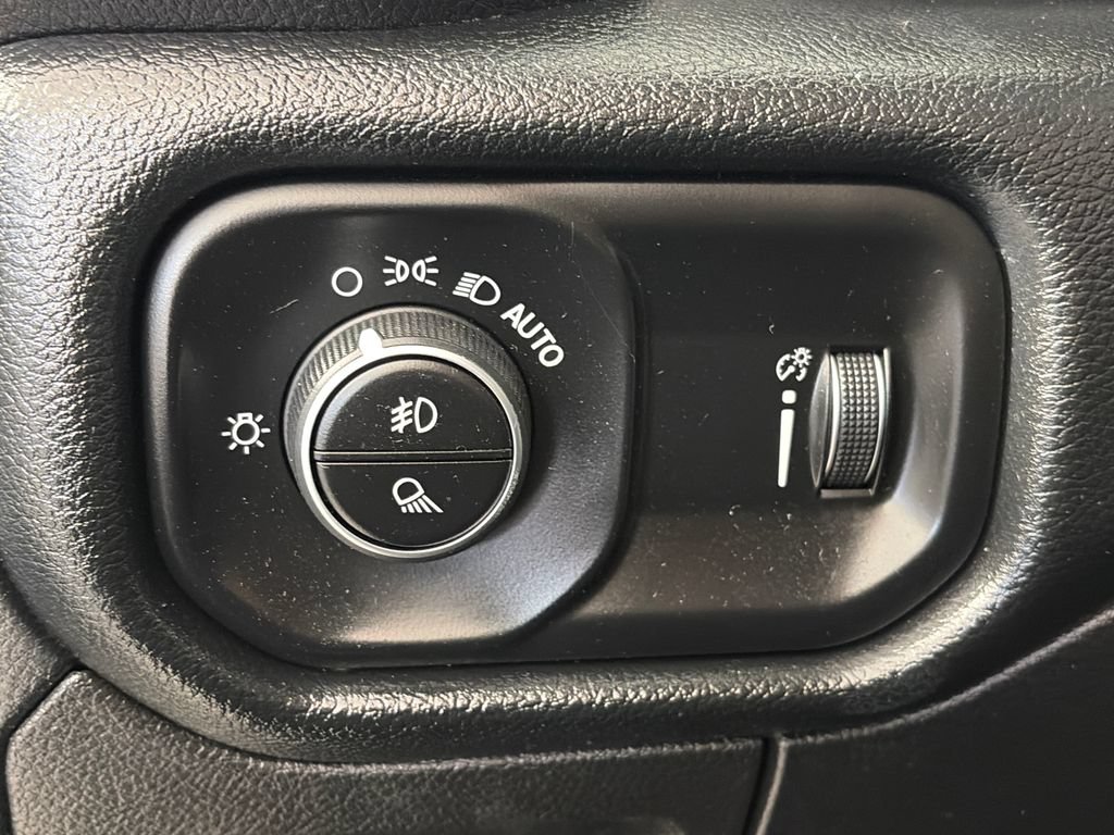 Used 2020 RAM 1500 Big Horn AWD/4WD image 25