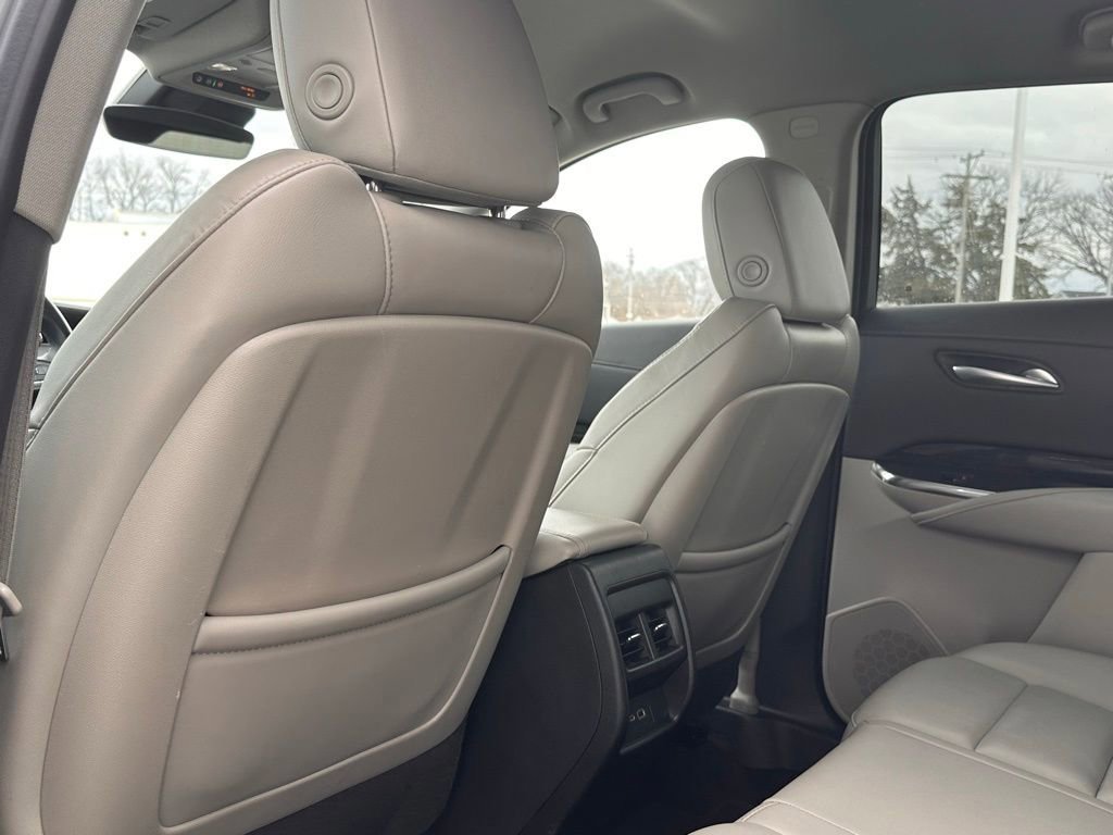 Used 2023 Cadillac XT4 Premium Luxury image 13
