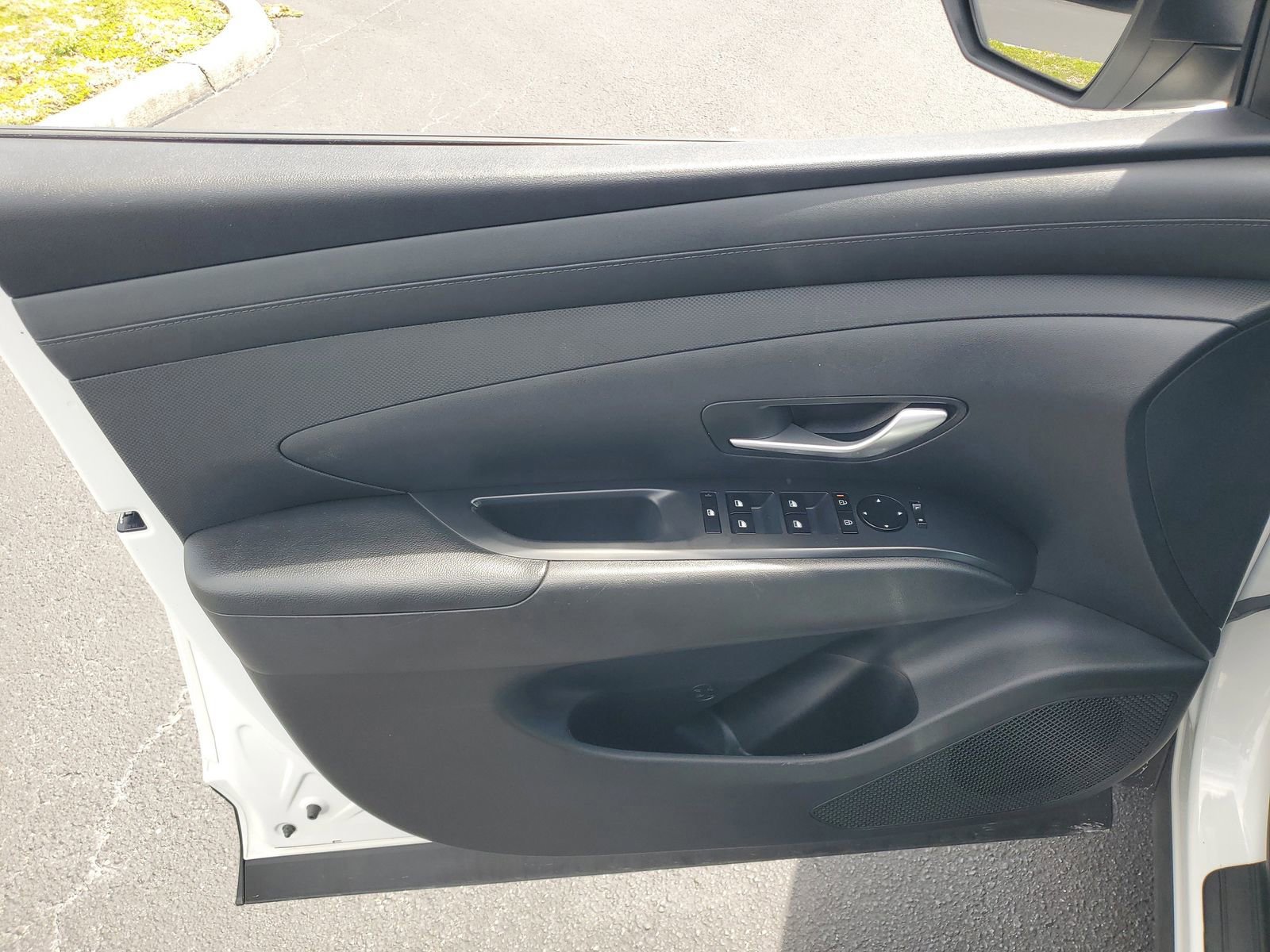 Used 2025 Hyundai Tucson SE image 13