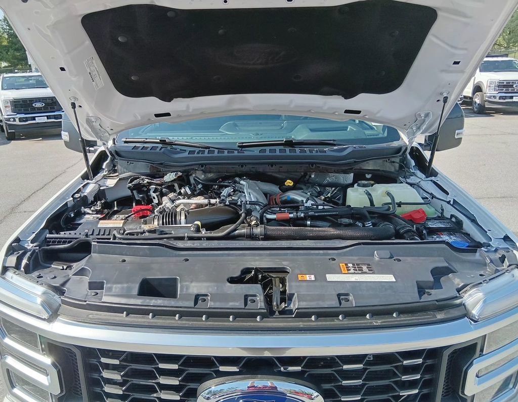 Certified 2025 Ford F350 Platinum AWD/4WD image 13