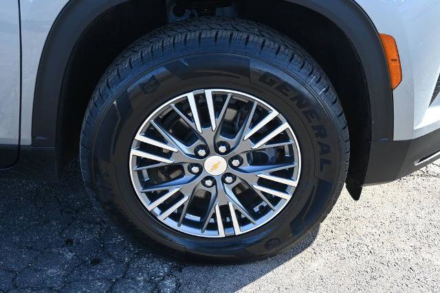 Used 2024 Chevrolet Traverse LS image 17