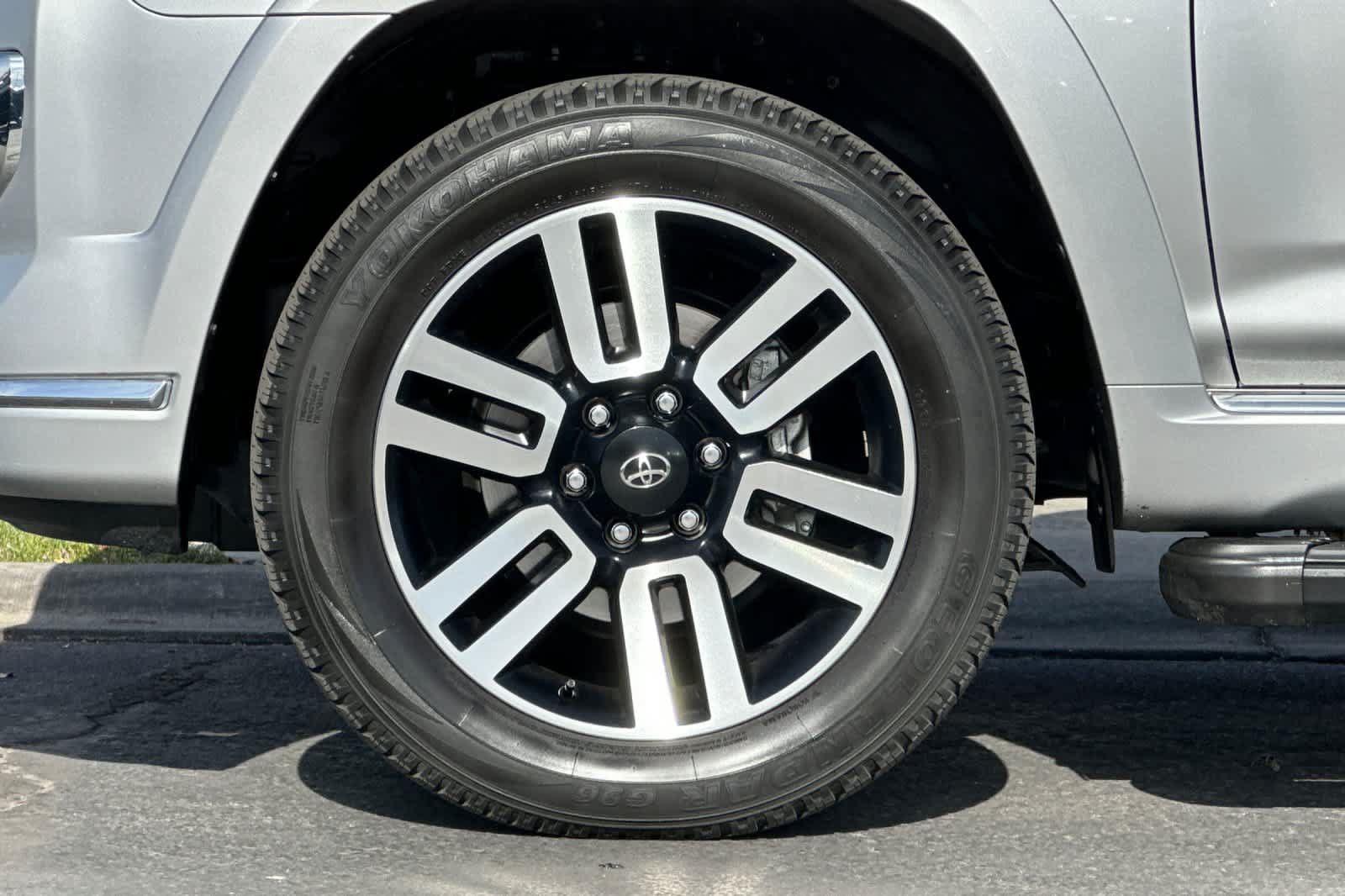 Used 2023 Toyota 4Runner Limited AWD/4WD image 28