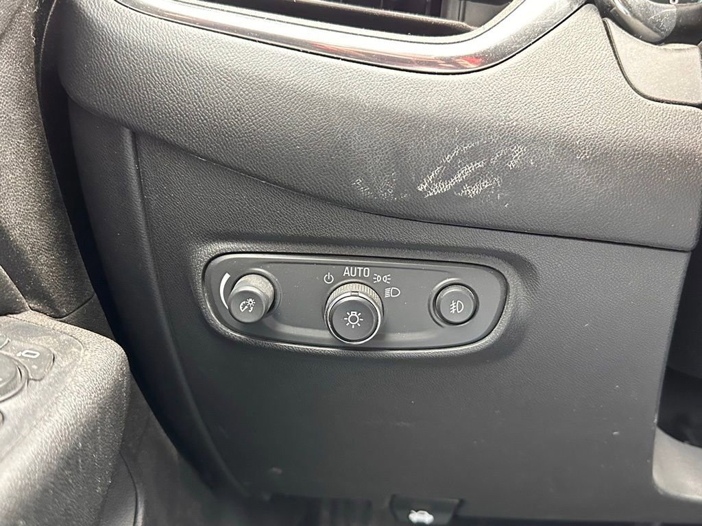 Used 2020 Chevrolet Equinox LT image 28