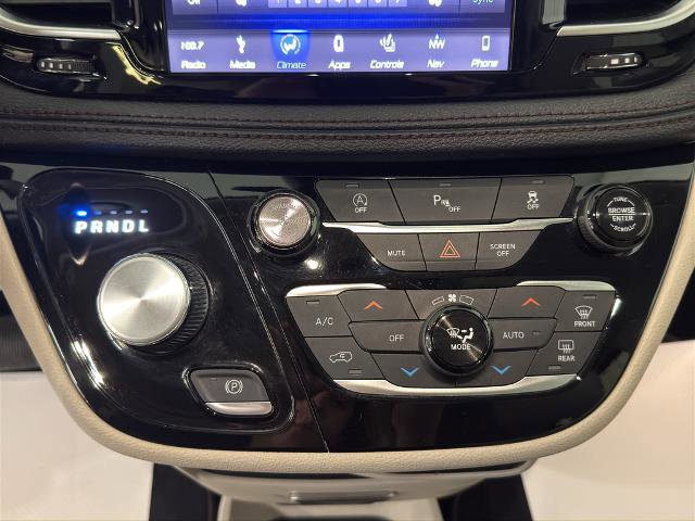 Used 2019 Chrysler Pacifica Limited image 10