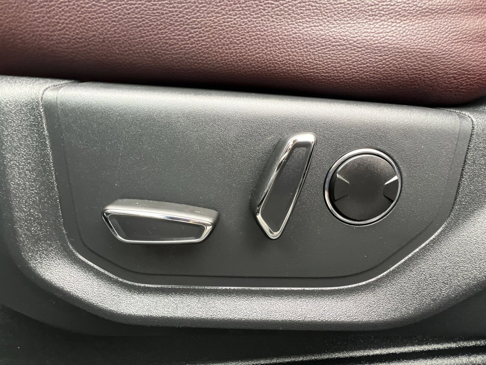 Certified 2024 Ford Expedition Limited image 14