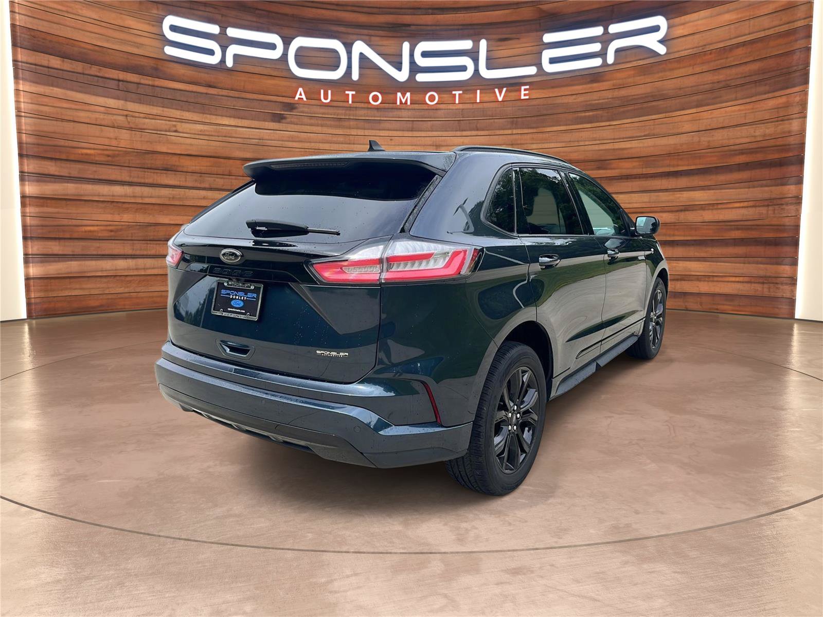 Certified 2024 Ford Edge SE w/ Black Appearance Package AWD/4WD image 8