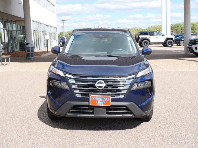 Used 2024 Nissan Rogue SV FWD image 2