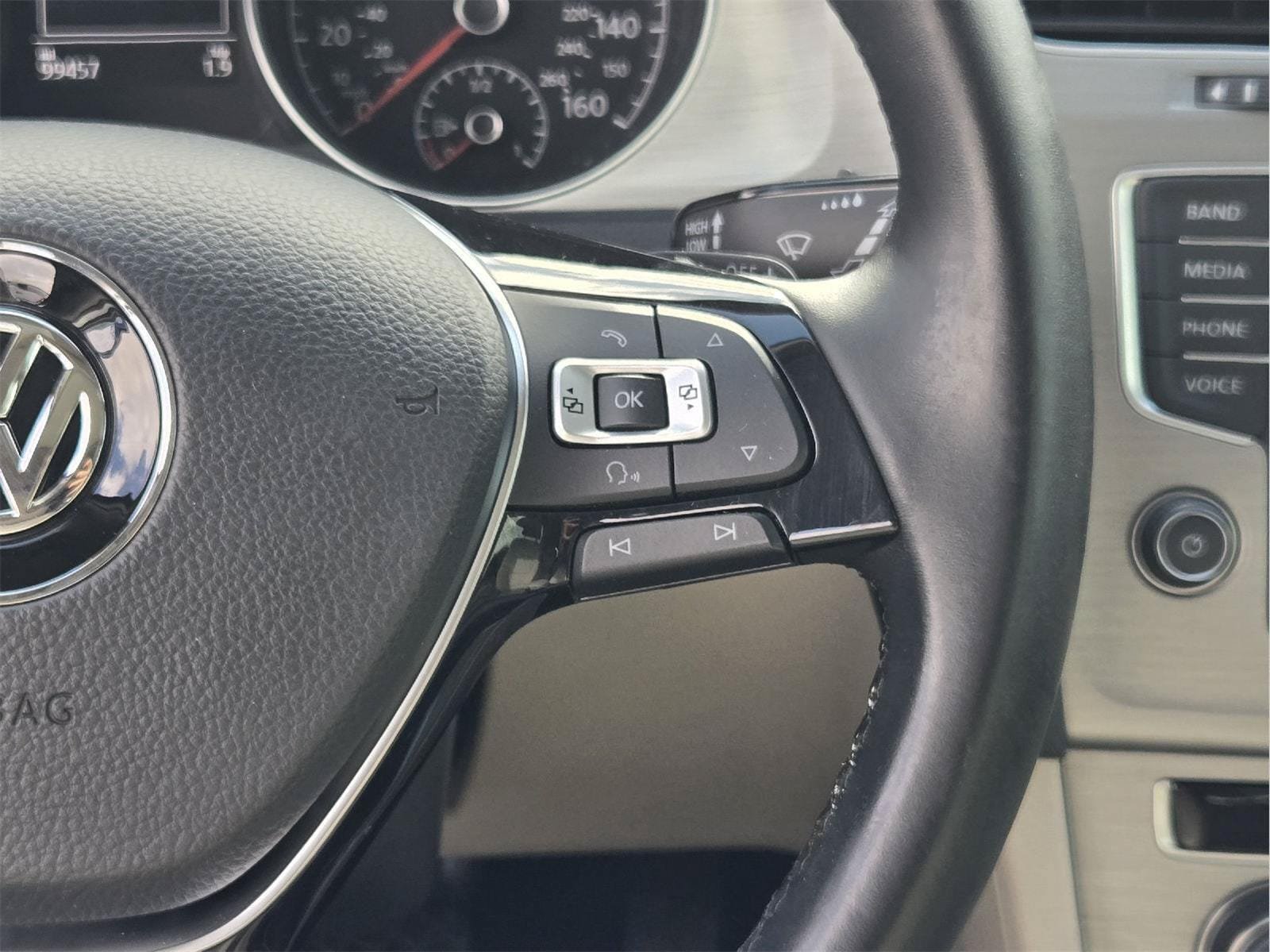 Used 2017 Volkswagen Golf SE FWD image 28