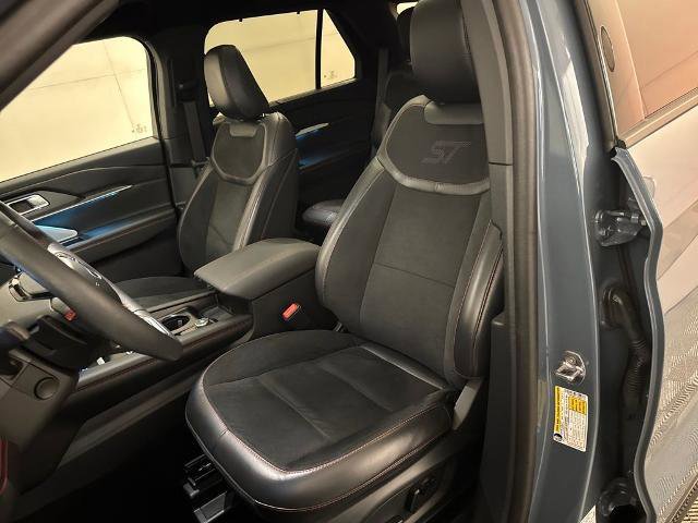 Certified 2025 Ford Explorer ST image 18