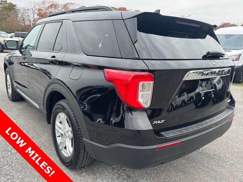 Certified 2022 Ford Explorer XLT image 2