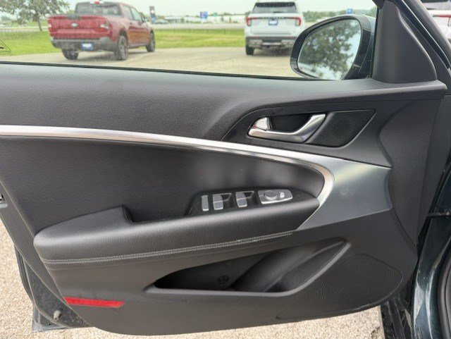 Used 2025 Genesis G70 2.5T AWD/4WD image 11